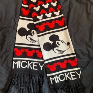 MICKEY MOUSE KNITTED SCARF